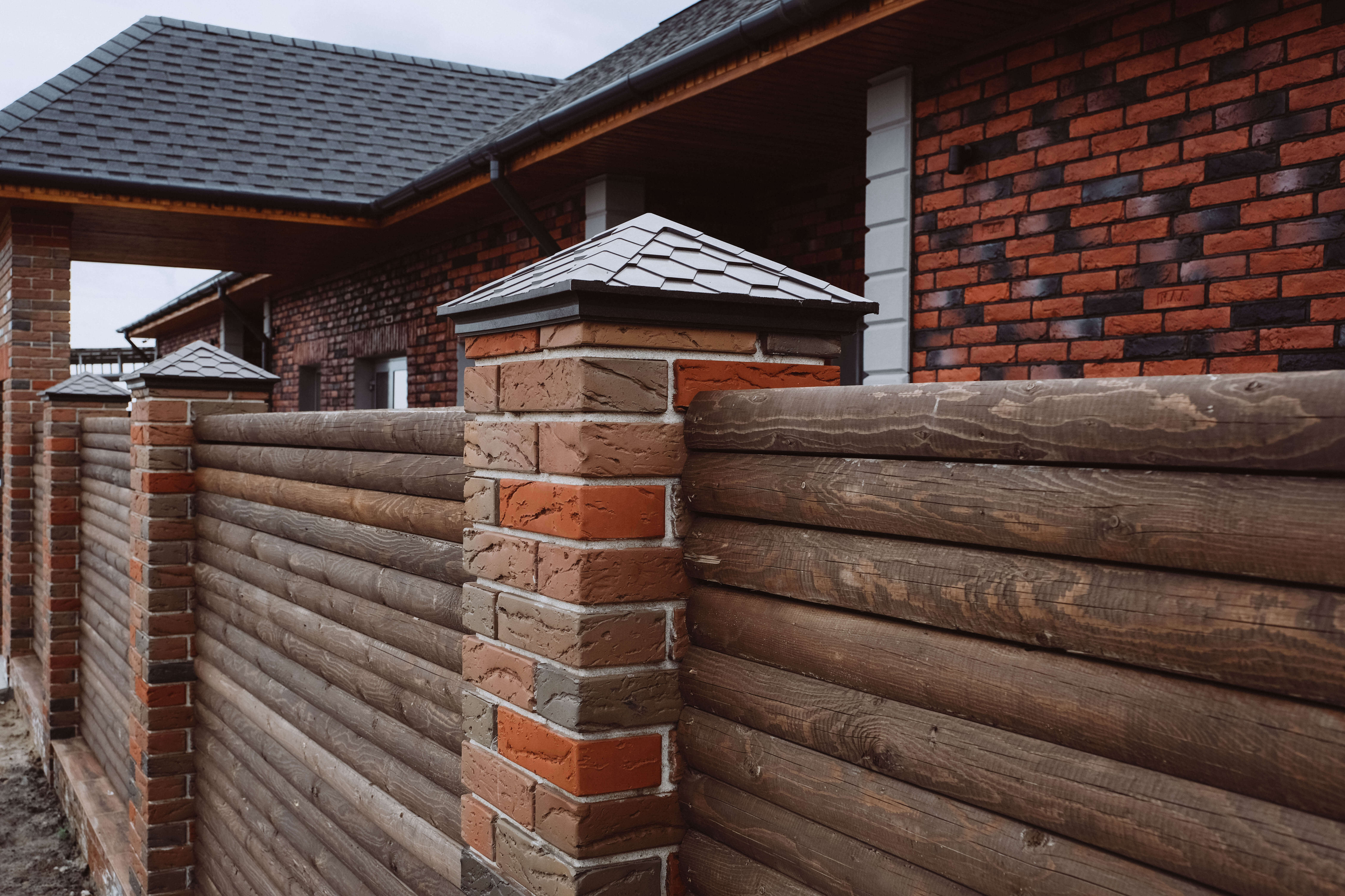 Колпак Zking Эверест Коричневый на столб 1.5х1.5 кирпича (390х390мм) в Кирове фото